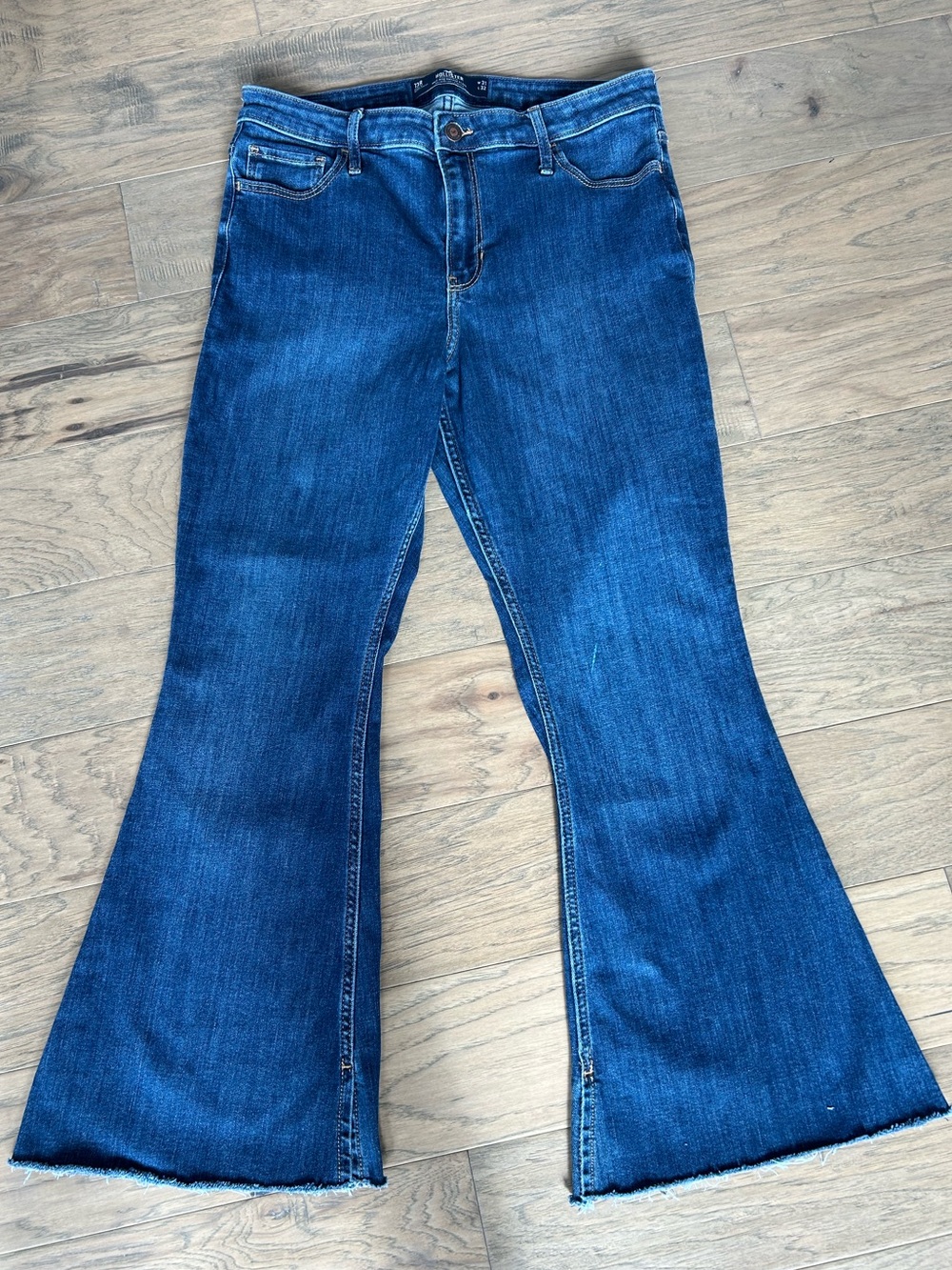 Hollister Women's High Rise Flare Jeans 13R Dark Wash Raw Hem Stretch Y2K Trendy